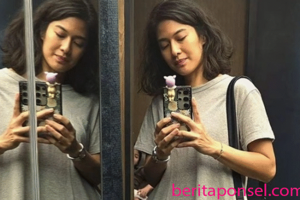 Dian Sastrowardoyo Pamer Mirror Selfie
